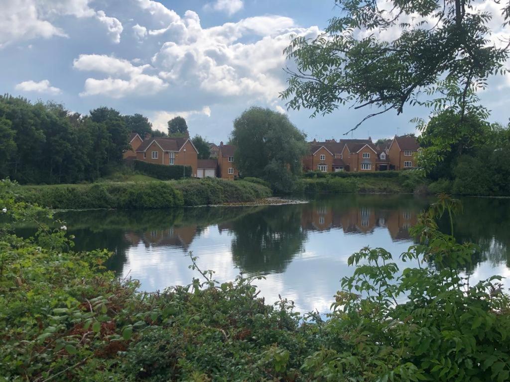 Dease Manor Appartamento Higham Ferrers Esterno foto